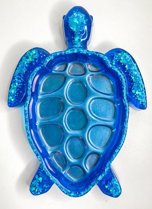 Plateau tortue bleu avec paillettes et fond reflets violet