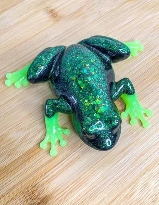 Grenouille verte, noire et paillettes vertes