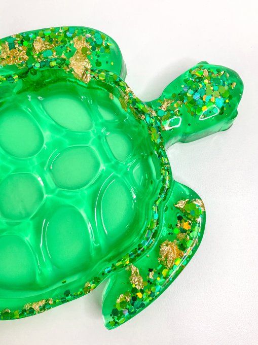 Plateau tortue vert, paillettes et feuilles or